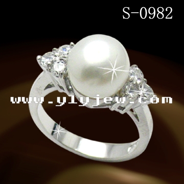 engagement pearl ring