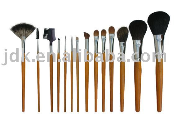 makeup brushes set in Canada