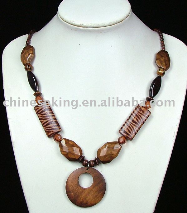 wood jewelry pendants Wood Beads Fashion Necklace | 600 x 682