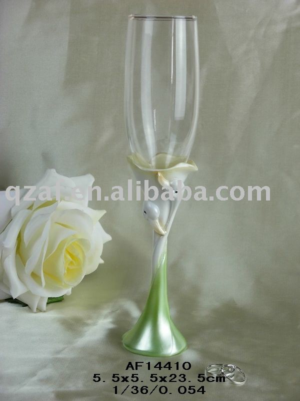 See larger image: Polyresin wedding crafts- swan wedding wine glass