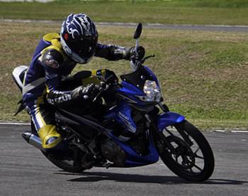  - 2009_Suzuki_RAIDER_R150_Motorcycles