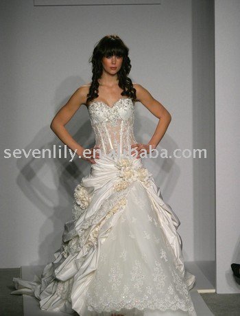 2011 New Style Elegant Lace Popular Wedding Gowns