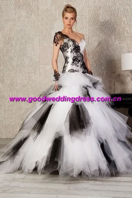Romantic Black and White Wedding Dress