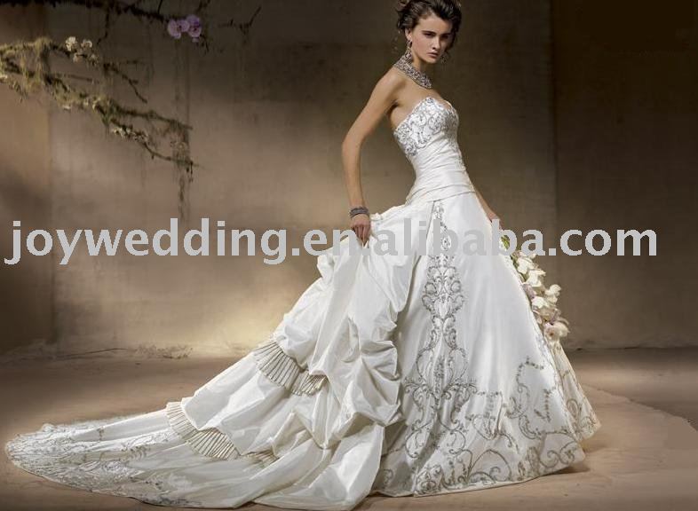 Fashion latest big train bridal wedding dress W1901