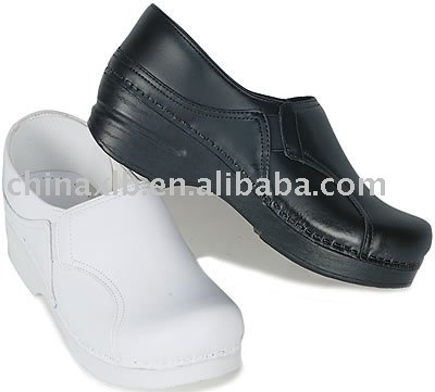 Clogs Shoes on Nursing Shoes   Dansko Phoebe Clog Products  Buy Nursing Shoes