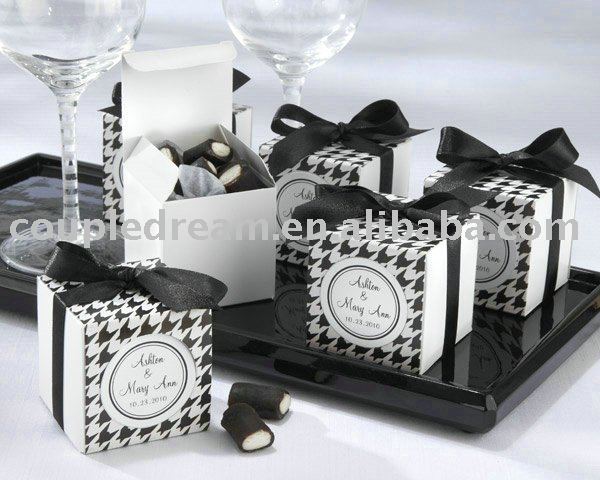 Black and White Houndstooth Personalzied wedding favor box