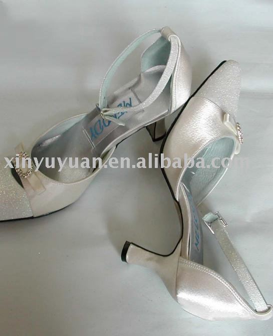 classic and vintage 2011 boutique couture wedding shoes BWS002