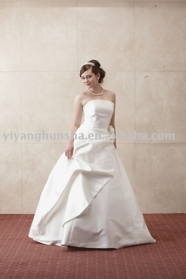 Western style exquisite beaded top ball gown wedding dress