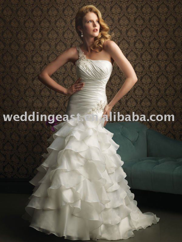Mermaid StraplessOne Shoulder Beaded Applique Organza Wedding Dress SQSM16