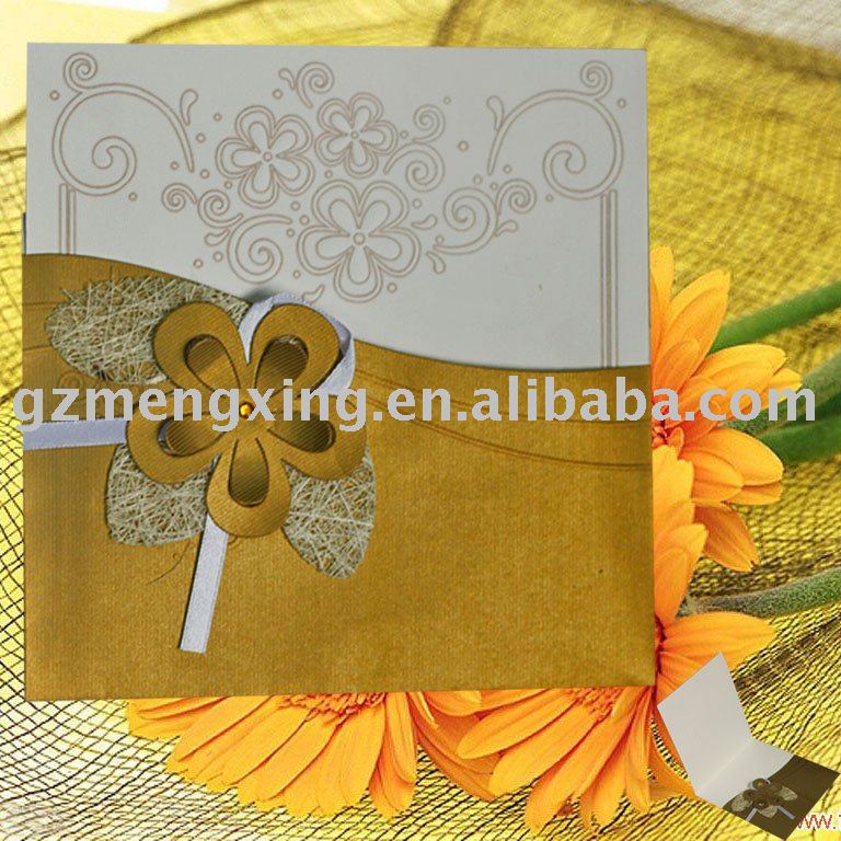 Wedding invitation card with lovely flower patterns into a cute jasmine 