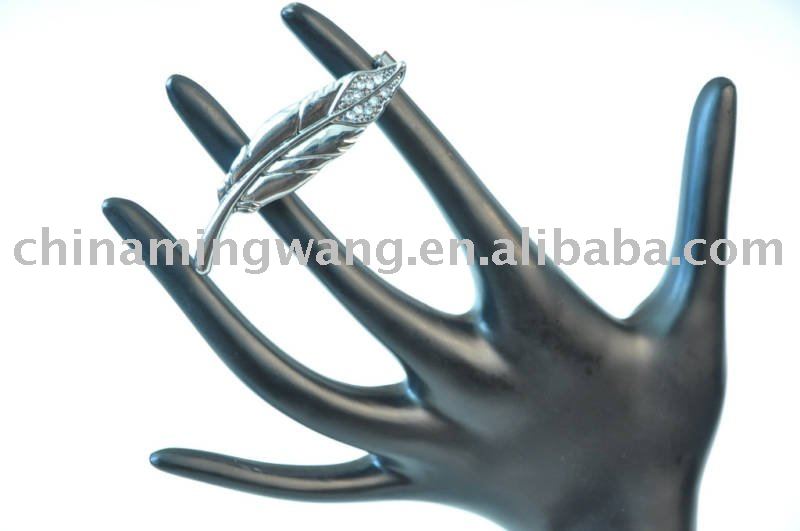 Double Finger Rings on Two Finger Ring Ring Leaf Designed Two Finger Ring Mw R5388 On