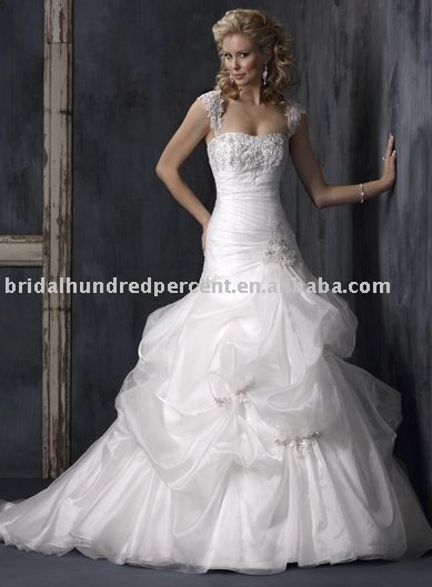 2010 elegant ball gown long train wedding dresshotsale wedding gown