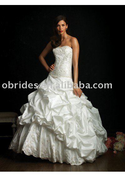 Dressmodel on Wedding Dresses    Model Wedding Dresses