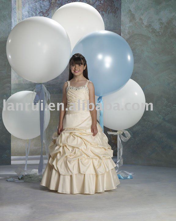 Suzhou Lanrui Wedding Dress Evening Dress Factory