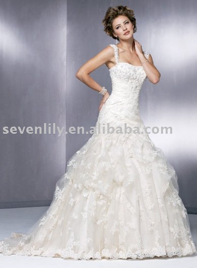 2011 New Stunning Wedding Dress Lace