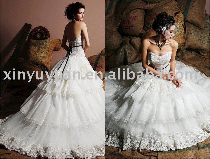 Gorgeous Ball Gown Lace Wedding Dress EDB050