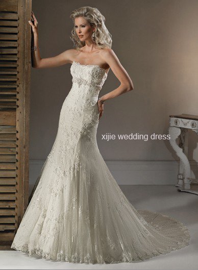 2011 New Design Aline fine lace and beaded Wedding dress maggie020