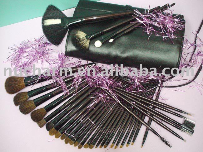 gold and purple makeup. gold and purple makeup. Dark purple Makeup Brush; Dark purple Makeup Brush