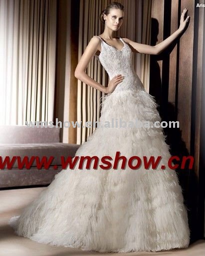  Beautiful Ball Gown Spaghetti Strap Tulle And Feathered Wedding Gowns
