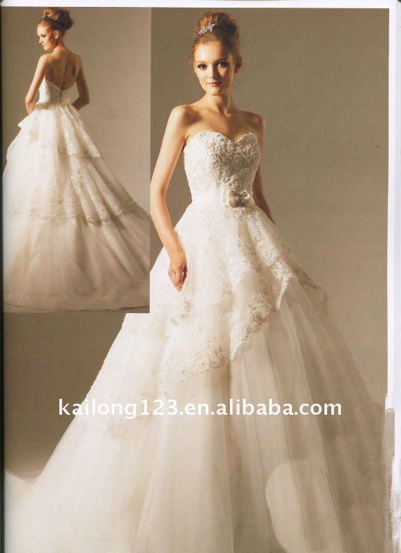 Exquisite Lace Sash Crystal Layered Wedding Dress