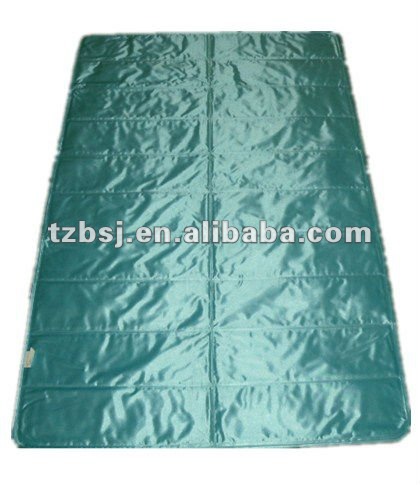 Keeley Hazell Bikini Calendar PCM cooling bed mat for summer Keeley Hazell Bikini Calendar