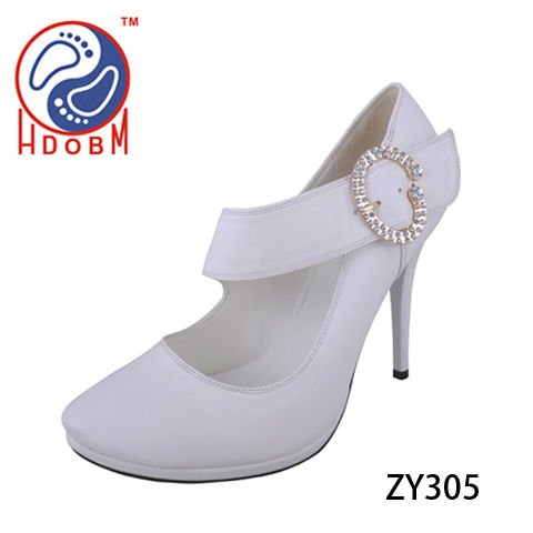 Princess lily white bridal shoes with hasp