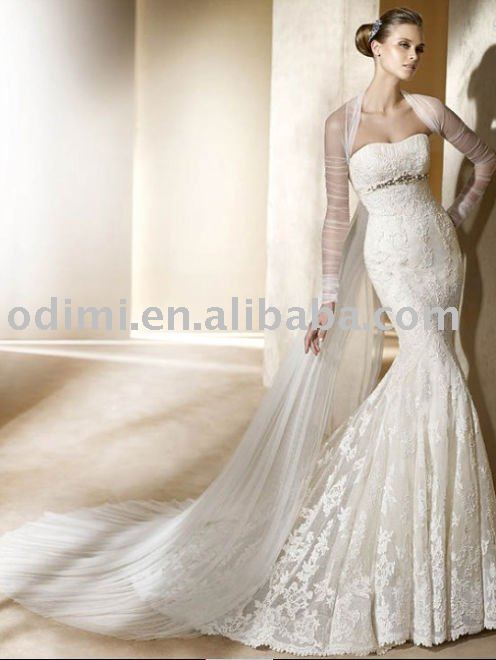 Faddish Backless Beaded Lace Wedding Gown