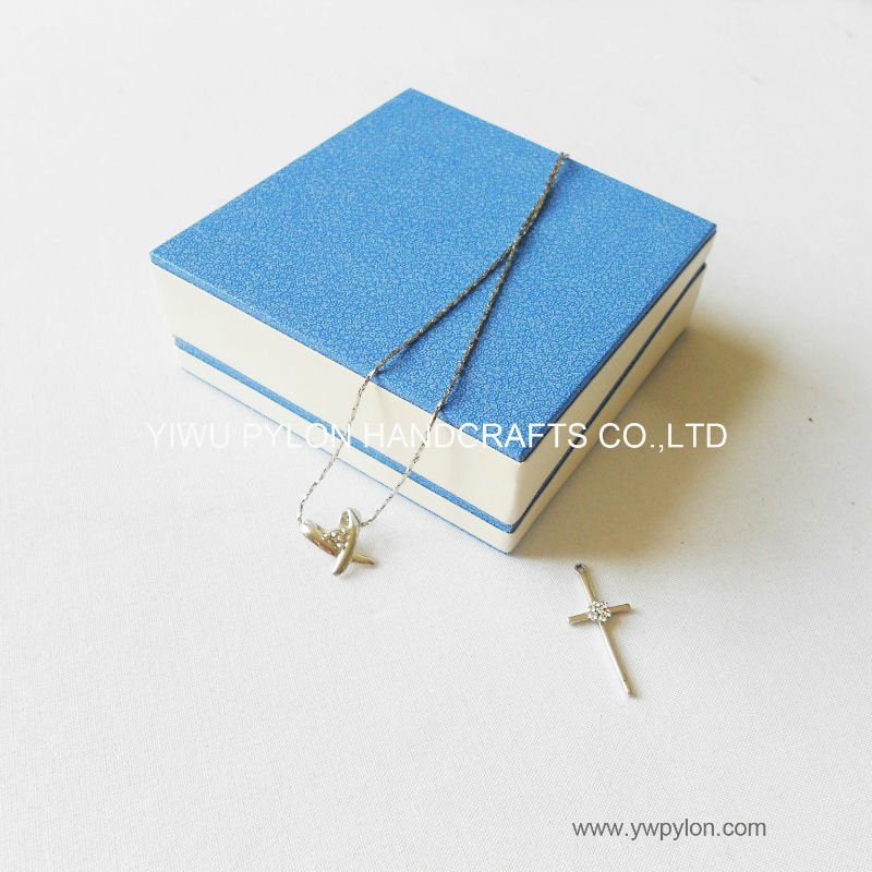 2015 newly paper jewelry gift box with custom logo