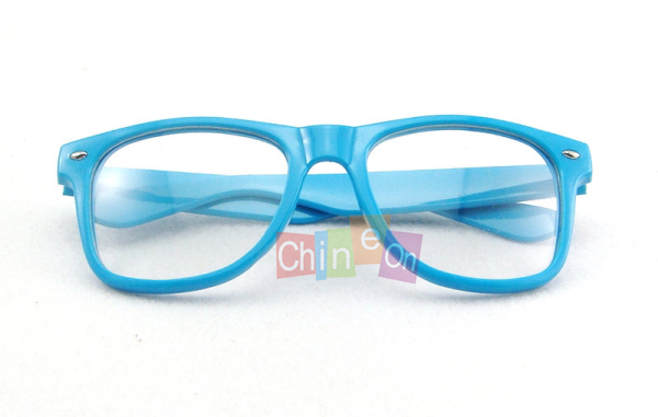 i00.i.aliimg.com/wsphoto/sku/v0/1460254502/1460254502_173/Blue-New-Retro-Fashion-Vintage-Style-Clear-Wayfarer-Nerd-Geek-Colorful-glasses.jpg