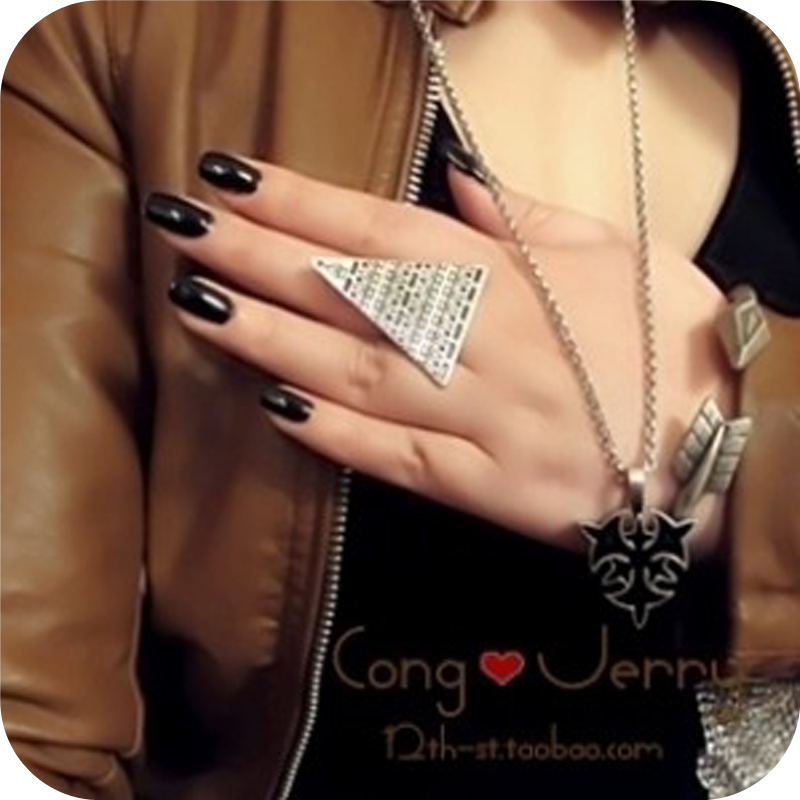 Free shipping Exclusive love magic triangle ring jewelry in Europe and America to restore ancient ways