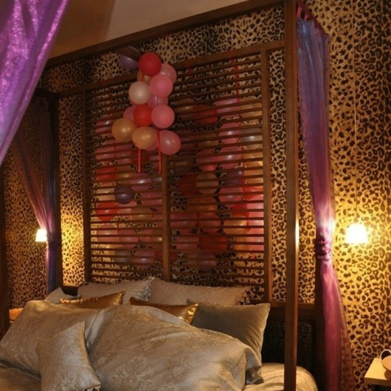 ... animal-skins-leopard-print-wallpaper-for-fitting-room-sofa-bedroom