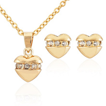New bonito Pequeno corações de ouro 18K Gargantilha colar de pingente de strass Brincos Define Jóias Para Mulheres MGC S722(China (Mainland))