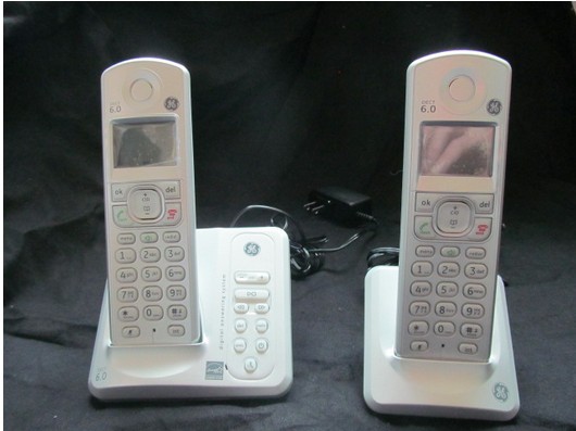 2 pcs 1 phone base 1 extension General GE 28522 digital wireless hands free cordless telephone