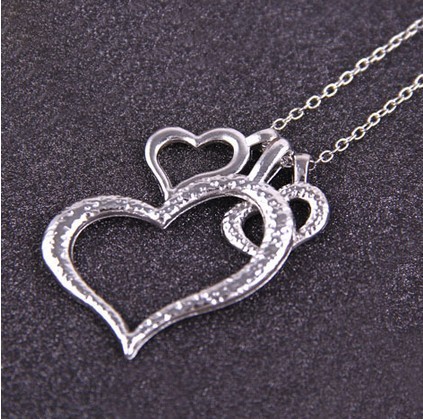 Free Shipping 10 mix order Discount Necklace Korea Fashion Jewelry Three Hearts Silver Necklace Silver N170