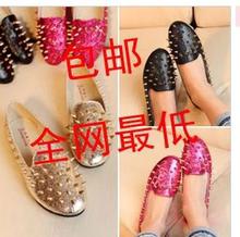 The new European and American punk style rivet Hedgehog anti- wolf stepped leopard pointed flat shoes women shoes