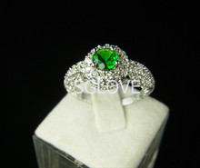 SGLOVE Lord Series 18K Gold Plated 100 Austrian Crystals Insert Emerald Refinement Ring Wholesale Jewelry mixed