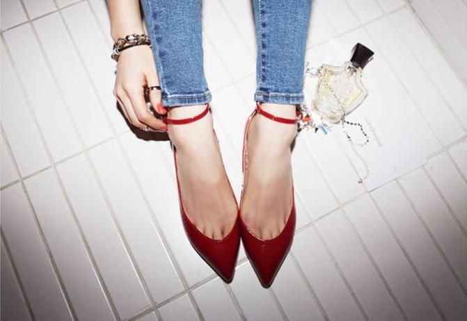 2014 NEW Women s Patent Leather Ballet Flats Point Toe Ankle Strap Oxfords Sexy Ankle Boots