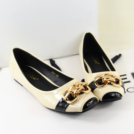 Free shipping women flats new European hot metal chain patent leather shoes shallow square bottomed women