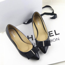 Free shipping women flats hot sale snakeskin print pointed bow low with OL code shoes black shoes