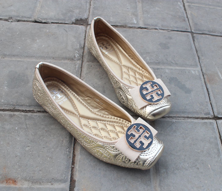 2014 sweet embroidery fashion square toe vintage sweet flat bottomed single shoes female shoes flat heel
