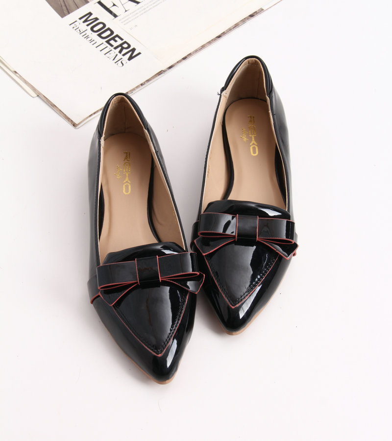 Fresh pointed toe spring japanned leather flat bottomed single shoes women s bow flat heel shoes