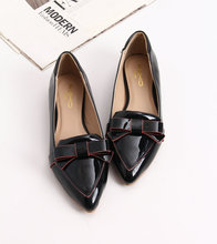 Fresh pointed toe spring japanned leather flat-bottomed single shoes women’s bow flat heel shoes white shallow mouth OL outfit