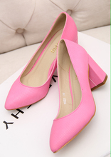 Fresh summer toe pointed shallow mouth with the single shoes pink thick heel star style women’s shoes OL outfit gentlewomen