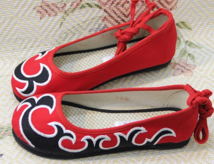 National trend embroidered shoes multi layered cotton made shoes sole national trend shoes cotton made beijing