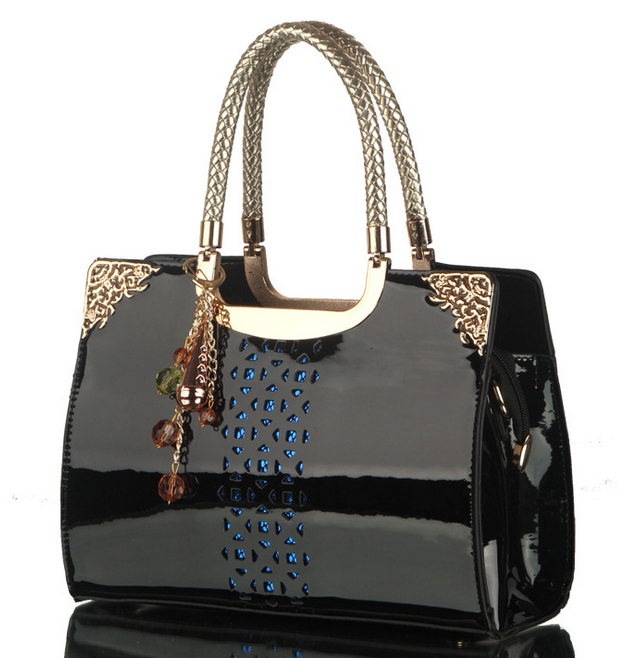 New 2015 European famous design women messenger bags Beading patent leather women handbag Hollow out Sequined