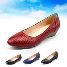 Spring and Autumn new singles shoes comfortable genuine leather shallow mouth Leopard Print mother’s shoes tendon at the end