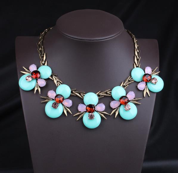 New 2014 Famous Design Top Flower Honey Bee KIWI Crystal Stacked Stone Droplet Statement Pendent Necklace