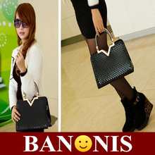 Noble fashion temperament lady diagonal handbags, fashionable joker v-neck package, imitation leather shoulder bag, dark pink