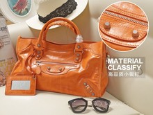 Free shipping Genuine leather Women s Brand Motorcycle Top Handbags Lady Shoulder Tote Bags Small Gold