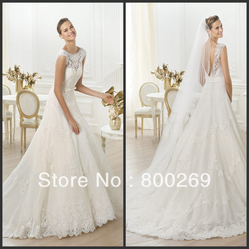 Wedding dress separate train